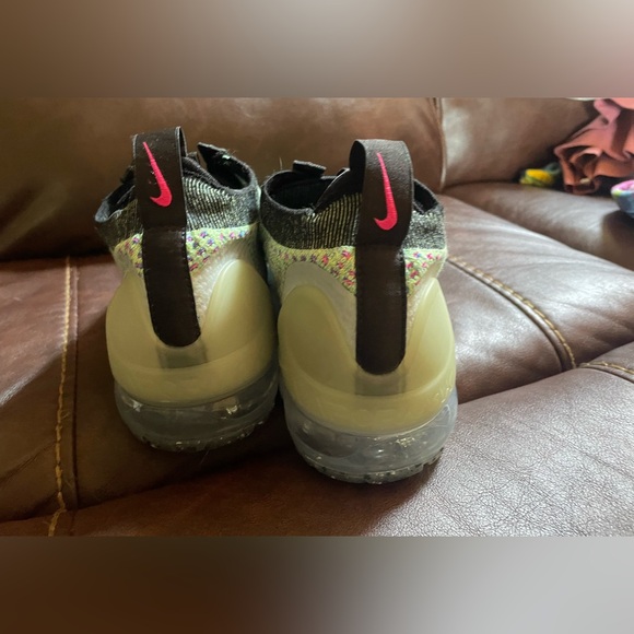Nike Air VaporMax 2021 Flyknit NN "Volt/Black/Photo Blue/Metallic Silver" - Picture 3 of 6